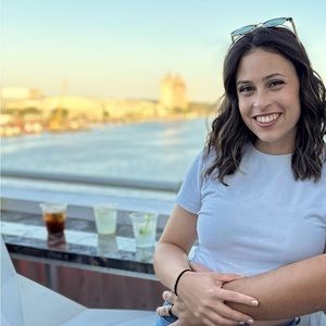 Meet your Posher, Carolina